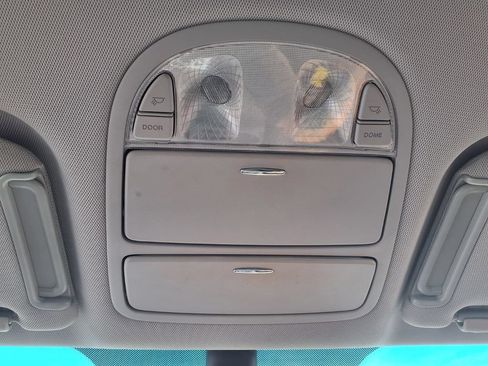 Used 2012 Hyundai Santa Fe SE FWD image 10