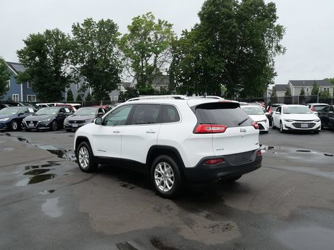 Used 2016 Jeep Cherokee Latitude w/ Safety/Convenience Group AWD/4WD image 5