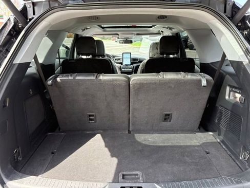 Certified 2022 Ford Explorer Limited w/ Limited Technology Package AWD/4WD image 34