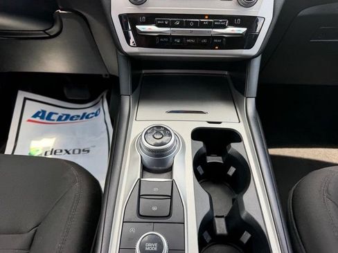 Used 2021 Ford Explorer XLT AWD/4WD image 17