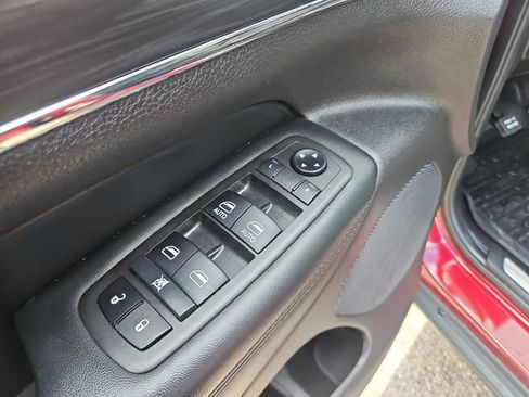 Used 2021 Jeep Grand Cherokee Limited AWD/4WD image 12