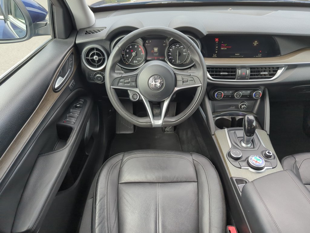 Used 2018 Alfa Romeo Stelvio Ti AWD/4WD image 14
