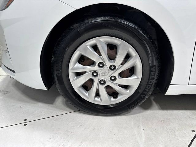 Used 2020 Hyundai Elantra SE w/ Cargo Package (C1) FWD image 5