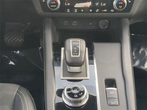 Used 2022 Mitsubishi Outlander SE image 19