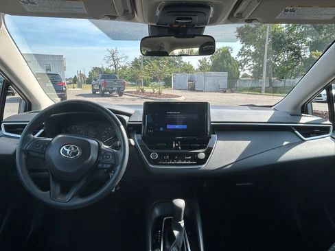 Used 2025 Toyota Corolla LE FWD image 9