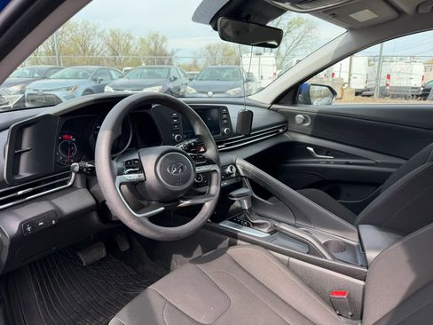 Used 2022 Hyundai Elantra SEL FWD image 10