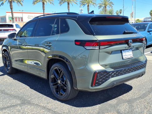 New 2026 Volkswagen Tiguan SE R-Line image 4