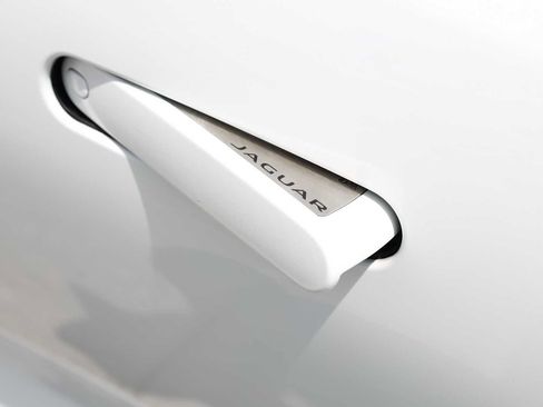 Used 2021 Jaguar F-TYPE Convertible RWD image 38