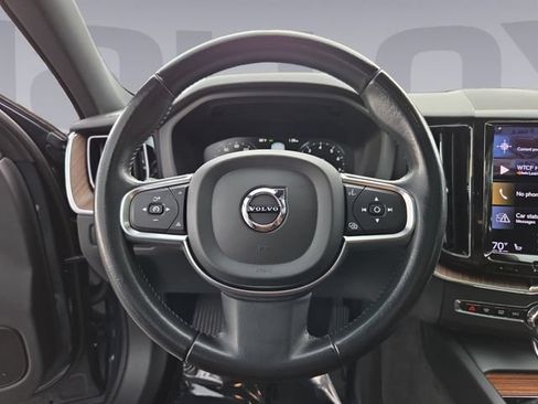 Used 2021 Volvo XC60 T6 Momentum AWD/4WD image 13