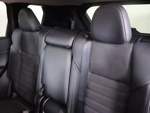 Used 2024 Mitsubishi Outlander SE image 32