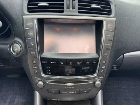 Used 2013 Lexus IS 250C w/ Luxury Pkg RWD image 22