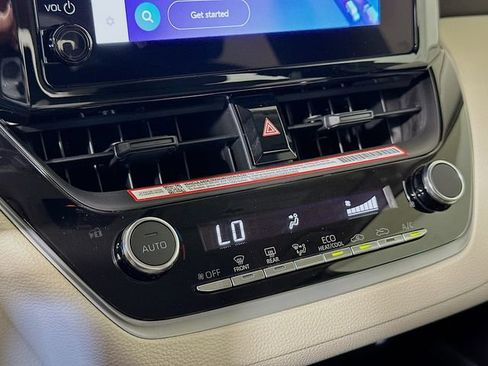 Certified 2025 Toyota Corolla LE image 18