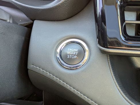 Used 2023 Toyota Highlander Limited image 21