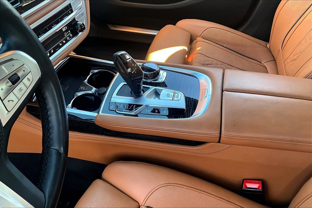 Used 2022 BMW 750i xDrive w/ Executive Package AWD/4WD image 18