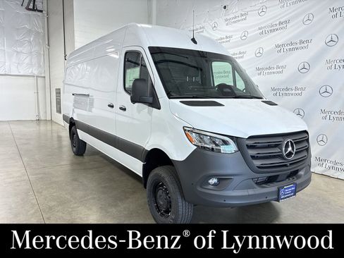 New 2025 Mercedes-Benz Sprinter 2500 image 1
