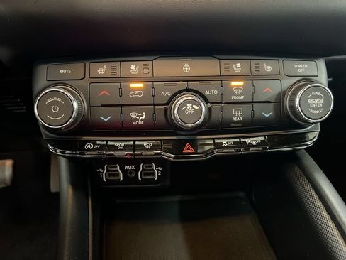 Used 2023 Dodge Durango GT AWD/4WD image 17