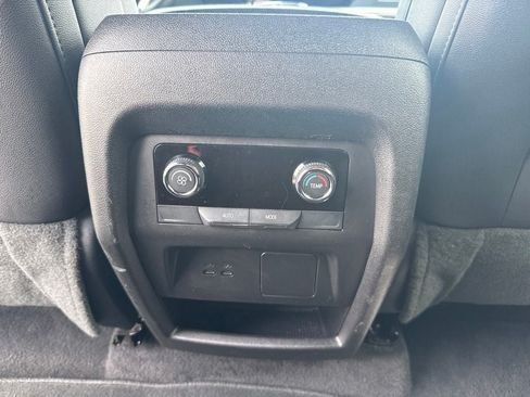 Used 2026 Chevrolet Traverse LT AWD/4WD image 16