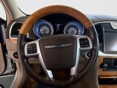 Used 2013 Chrysler 300 C RWD image 17