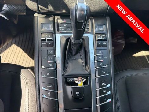 Used 2017 Porsche Macan image 16