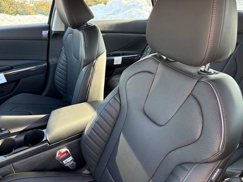 New 2026 Hyundai Elantra Limited image 24