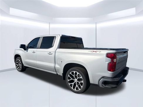Used 2021 Chevrolet Silverado 1500 LT AWD/4WD image 3