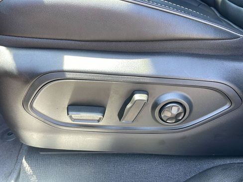 Used 2025 Jeep Grand Cherokee Overland AWD/4WD image 17