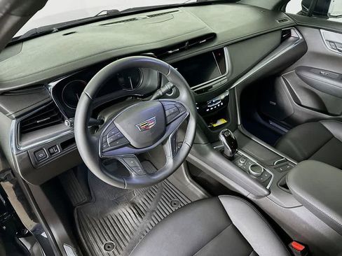 Used 2020 Cadillac XT5 Luxury image 2