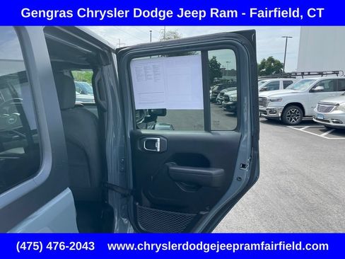 Used 2024 Jeep Wrangler Unlimited w/ Convenience Group AWD/4WD image 26