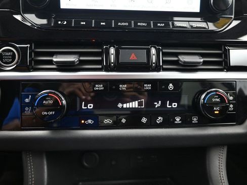 Used 2023 Nissan Pathfinder Platinum AWD/4WD image 23