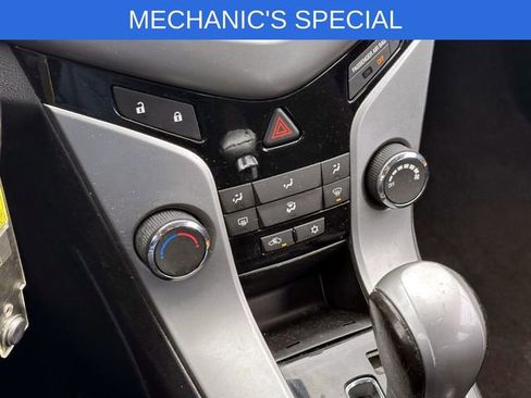 Used 2014 Chevrolet Cruze LT w/ Technology Package image 26