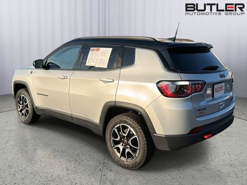 Used 2025 Jeep Compass Trailhawk AWD/4WD image 4