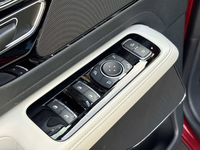 New 2027 Lincoln Aviator AWD image 23
