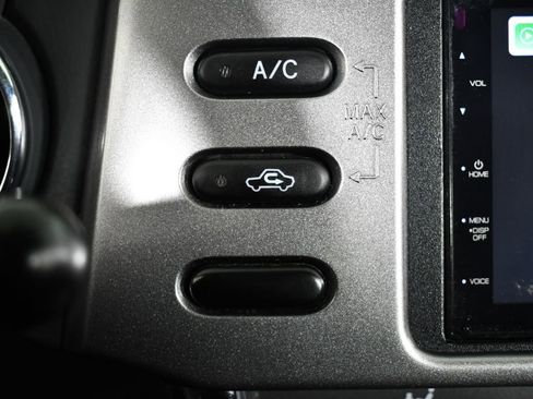 Used 2005 Pontiac Vibe image 31