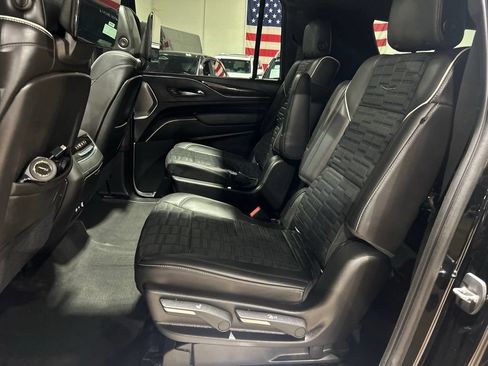 Used 2021 Cadillac Escalade ESV Sport Platinum AWD/4WD image 30
