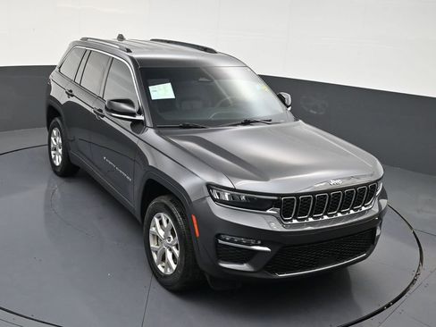 Used 2023 Jeep Grand Cherokee Limited image 18