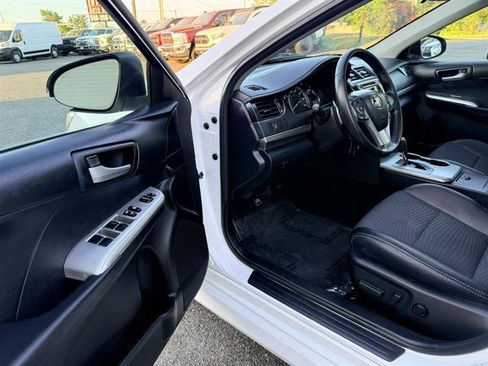 Used 2012 Toyota Camry SE FWD image 22