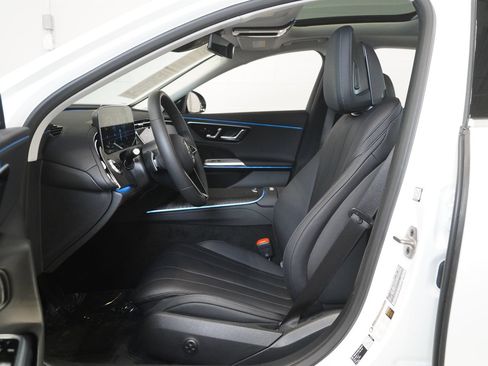 Used 2026 Mercedes-Benz E 350 4MATIC Sedan image 11
