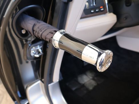 Certified 2019 Rolls-Royce Wraith RWD image 17
