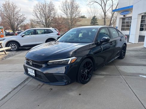 Used 2022 Honda Civic Sport image 3