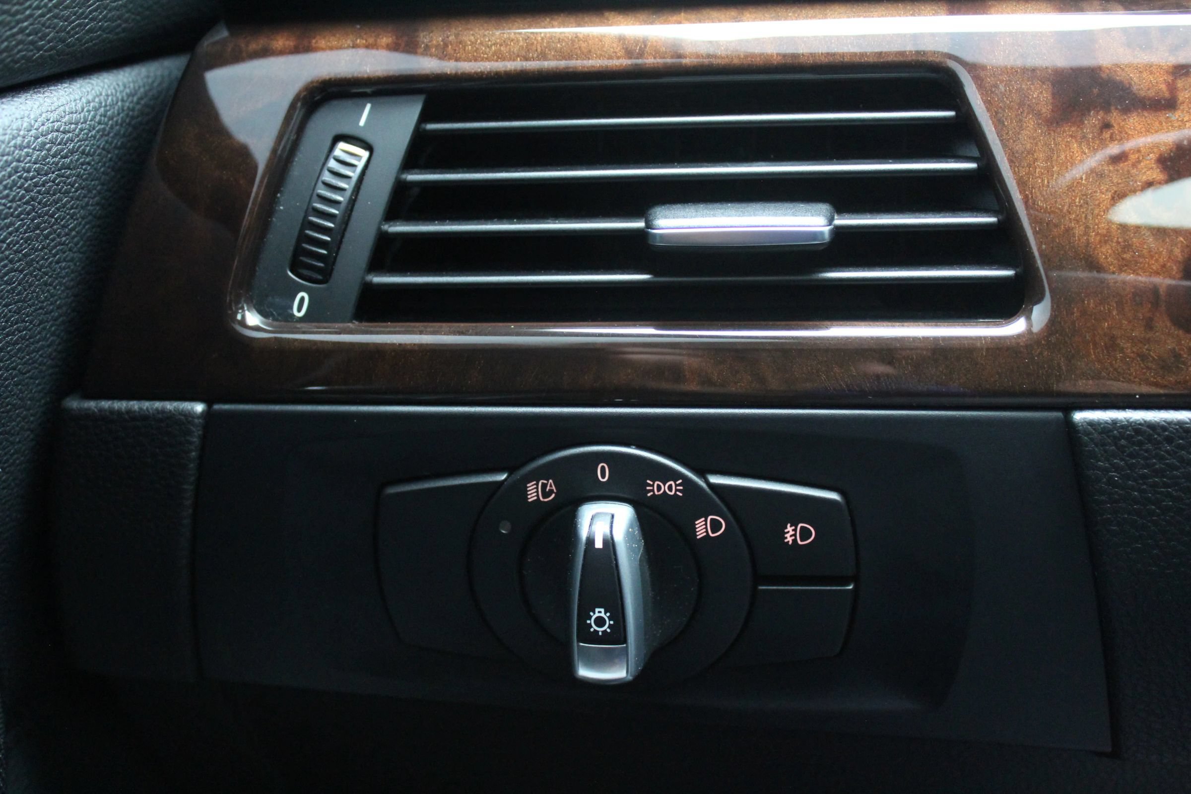 Used 2011 BMW 328i xDrive Sedan AWD/4WD image 15