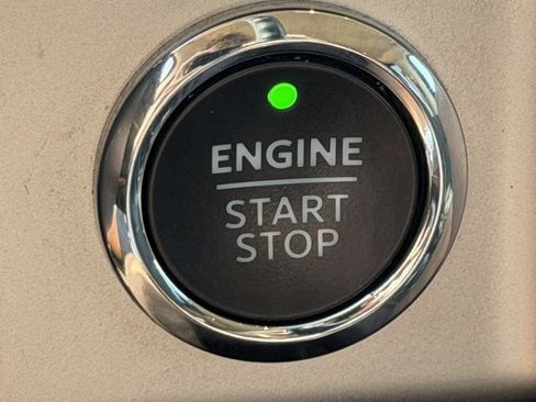 Used 2024 Ford Expedition XLT RWD image 22