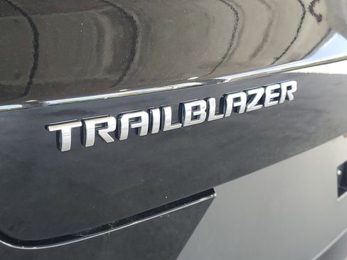 Used 2024 Chevrolet TrailBlazer LT FWD image 5