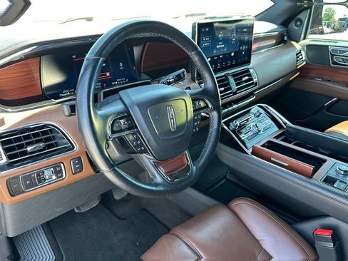 Used 2023 Lincoln Navigator L Reserve w/ Monochromatic Package AWD/4WD image 15