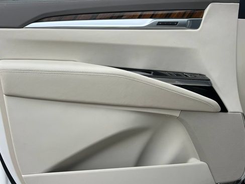 Used 2025 Cadillac Escalade Sport Platinum w/ LPO, ONYX Package AWD/4WD image 16