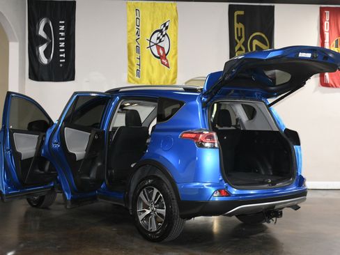 Used 2018 Toyota RAV4 XLE image 92