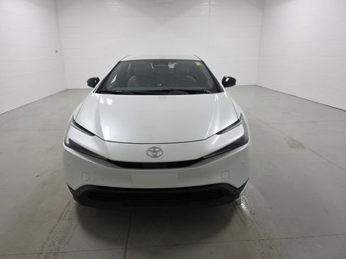 New 2026 Toyota Prius LE image 2