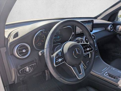 Used 2021 Mercedes-Benz GLC 300 4MATIC image 9
