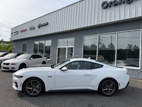 Used 2024 Ford Mustang GT Premium RWD image 4