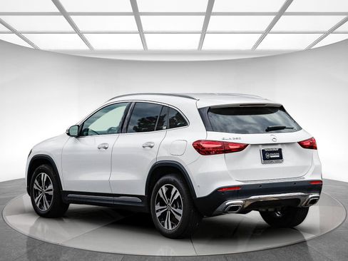 Certified 2025 Mercedes-Benz GLA 250 image 2
