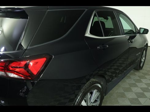 Used 2023 Chevrolet Equinox LT image 16